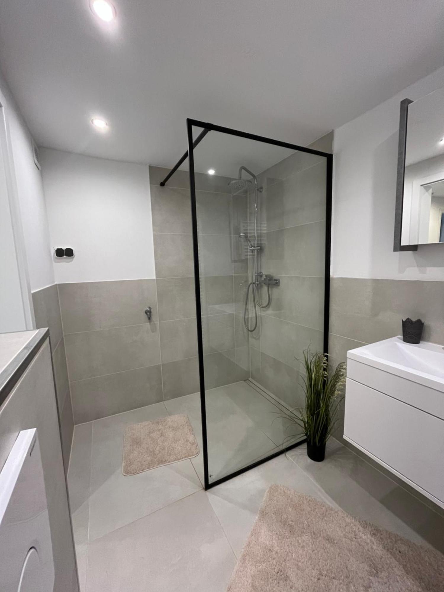 Moderne Ferienwohnung Mit Guter Ausstattung Und Self Checkin Bodenwerder Exterior photo